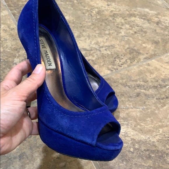 Steve Madden Blue Suede Platform Peep Toe - Picture 2 of 6